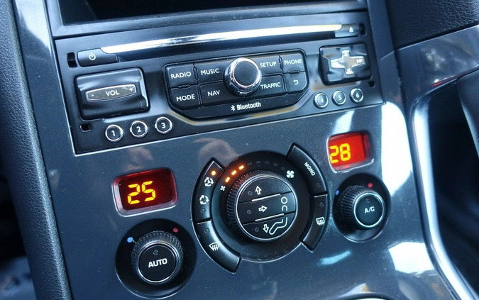 Peugeot 3008 cena 38900 przebieg: 166000, rok produkcji 2015 z Szczebrzeszyn małe 301